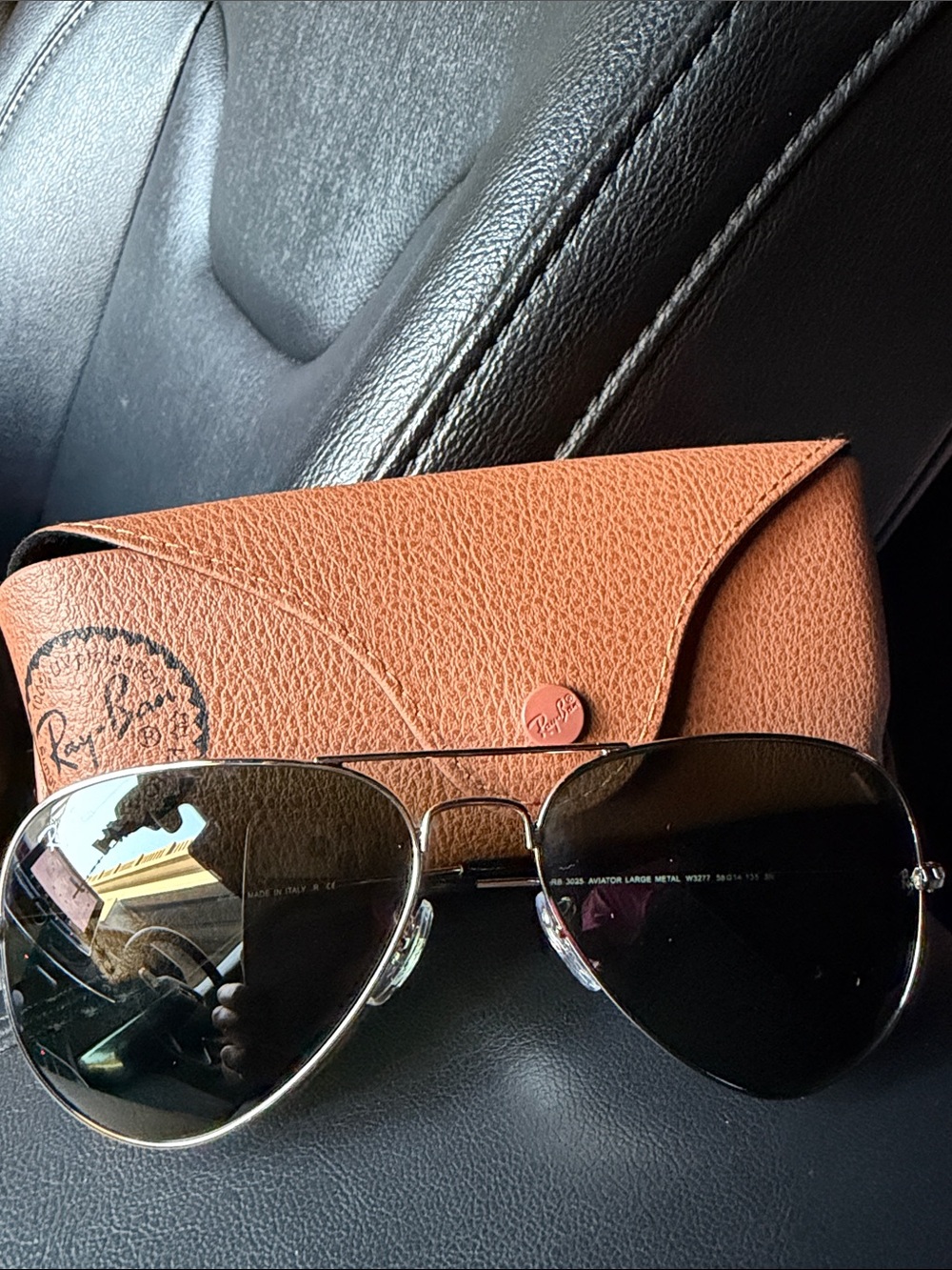 Ray-Ban Unisex Black Lens Silver Metal Aviator Sunglasses with Brown Case